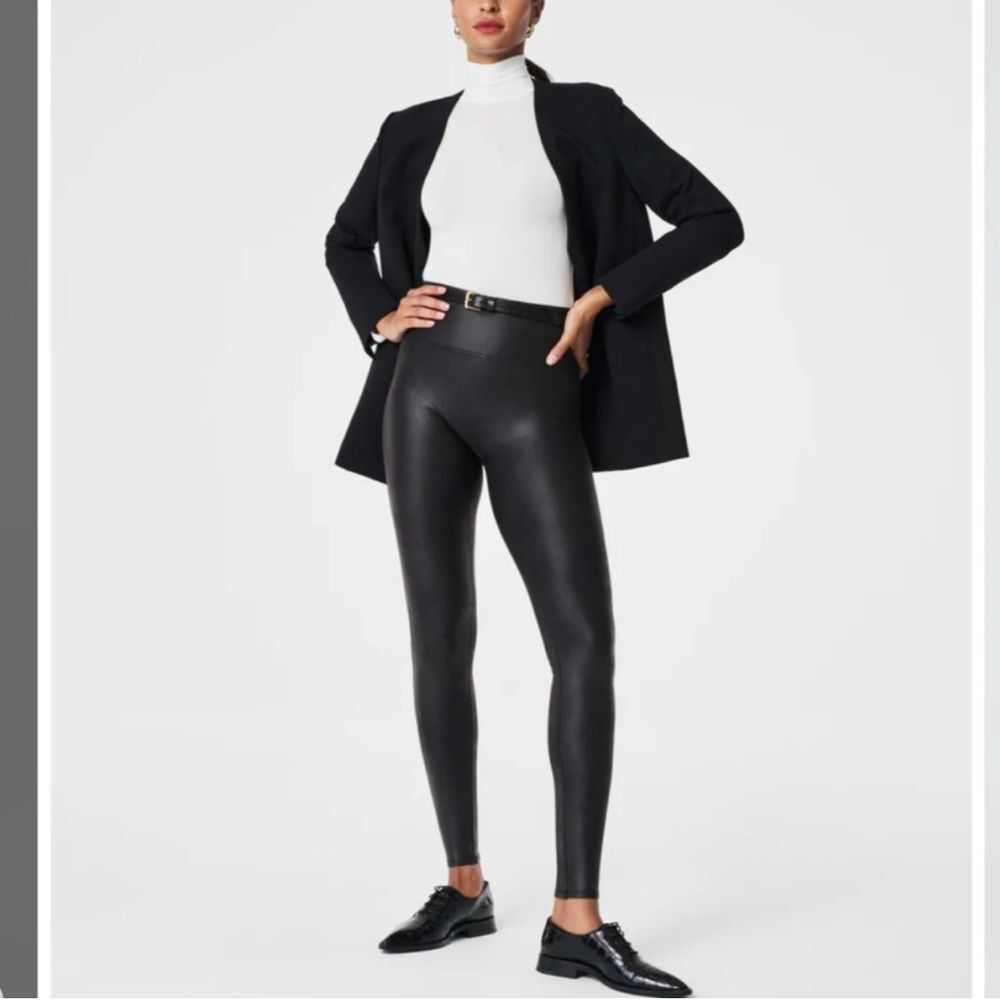 Spanx Women’s Faux black leather stretchy leggings size XL -EUC!